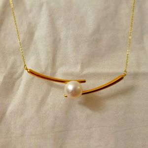 Freshwater pearl necklace